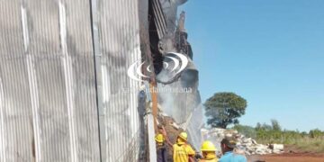 Incendio en la yerbatera Playadito: casi 24 horas para frenar el fuego