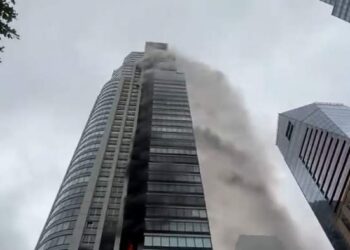 Incendio en Puerto Madero: afectó a ocho pisos y hay 100 evacuados