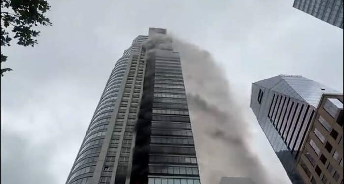 Incendio en Puerto Madero: afectó a ocho pisos y hay 100 evacuados