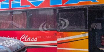 Conmoción: hallan sin vida a un policía a bordo de un micro