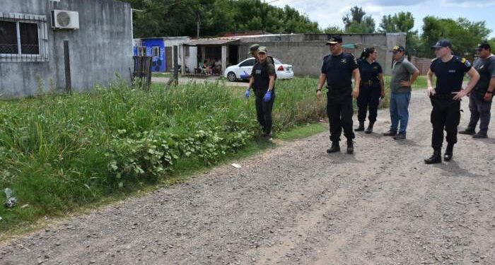 Corrientes: vio a los gendarmes y arrojó una mochilla llena de droga