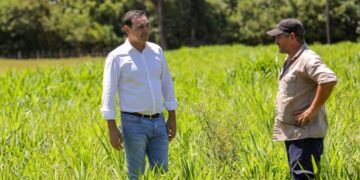 Caa Catí: Gustavo Valdés visitó el establecimiento La Moraleja