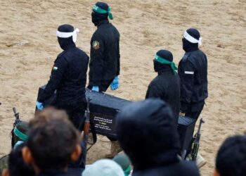 Así fue la entrega de los cuerpos de los rehenes israelíes