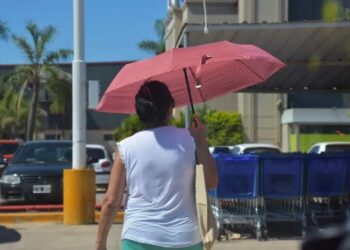 Persiste el alerta roja y amarilla por calor extremo en Corrientes