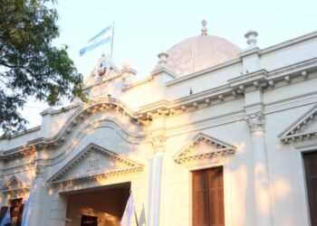Robo en Legislatura: entraron a la oficina de una senadora y se llevaron una cartera