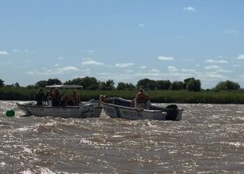 Sigue la intensa búsqueda de los 2 desaparecidos en el Rio Paraná