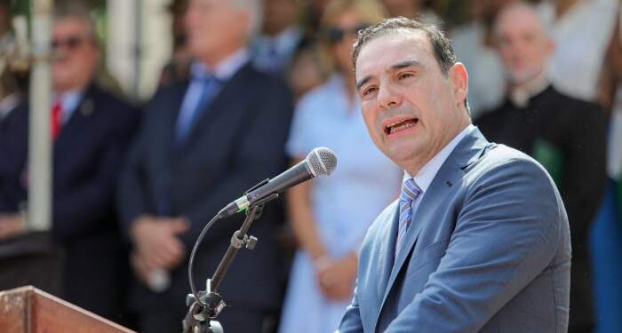 Valdés aseguró que es inminente el anuncio salarial a estatales