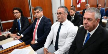 Juicio por la muerte de Maradona: juez apartó a un abogado defensor
