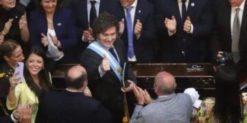 Javier Milei firmó el DNU que habilita el acuerdo con el FMI