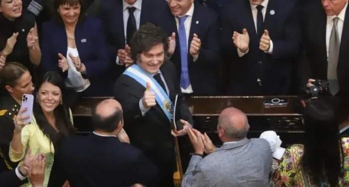 Javier Milei firmó el DNU que habilita el acuerdo con el FMI