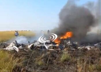 Se estrelló un helicóptero que combatía el fuego en Ituzaingó: el piloto salió caminando