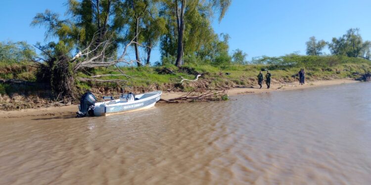 Continúa la intensa búsqueda de personas que naufragaron en zona de Esquina