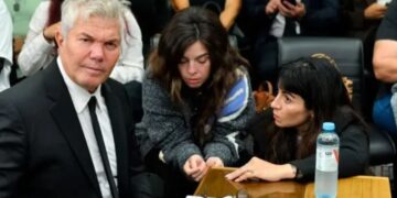 El llanto de Dalma y Gianinna Maradona al ver la desgarradora foto de Diego tras su muerte