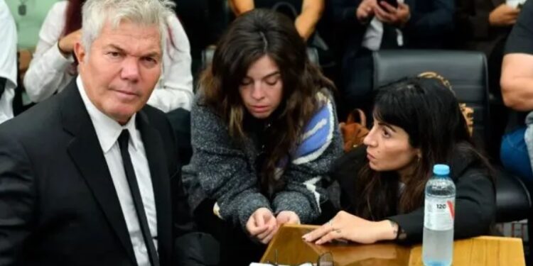 El llanto de Dalma y Gianinna Maradona al ver la desgarradora foto de Diego tras su muerte