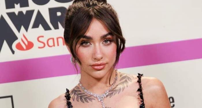 Operaron de urgencia a María Becerra y permanece internada en terapia intensiva