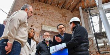 Valdés informó sobre los avances de restauración del Teatro Vera