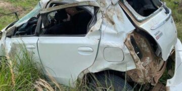 Tres docentes heridas en el despiste y vuelco de su automóvil