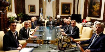 Milei se reunió con el secretario del Tesoro de EE.UU. en la Casa Rosada