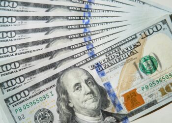 Economía: el Gobierno levanta el cepo y el dólar oficial flotará entre $ 1.000 y $ 1.400