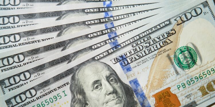 Economía: el Gobierno levanta el cepo y el dólar oficial flotará entre $ 1.000 y $ 1.400