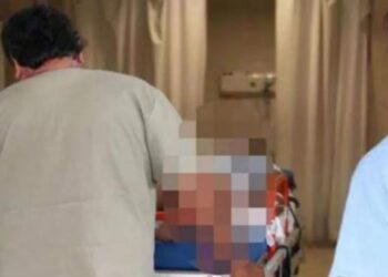 Nene de 3 años apuñaló a su hermana de 4 mientras la mamá dormía