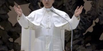 El papa León XIV llamó a los líderes del mundo a negociar la paz