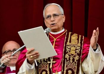 En su primera misa, León XIV recordó a Francisco