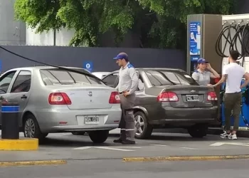 YPF aumenta 3,5% el precio de la nafta y el gasoil desde la medianoche