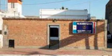 Acusan a una mujer de golpear a su bebé y enviar los videos a su ex
