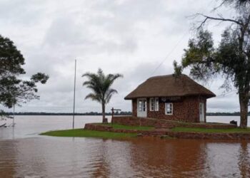 Continúa el alerta por la crecida del río Uruguay en Corrientes
