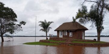 Continúa el alerta por la crecida del río Uruguay en Corrientes