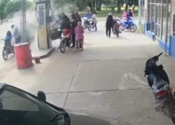 Impactante video: explotó el surtidor de una estación de servicio de Chaco