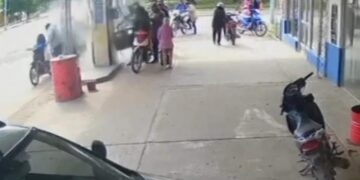 Impactante video: explotó el surtidor de una estación de servicio de Chaco