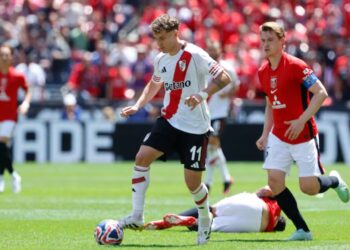 El capitán de Urawa Red Diamonds no saludó a los jugadores de River antes del inicio del partido