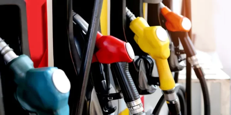Postergaron parte del aumento de combustibles para septiembre