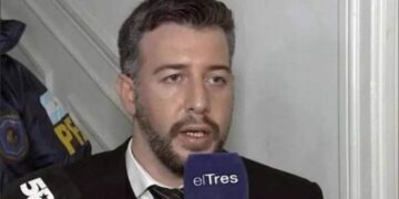 Condenaron a un ex fiscal por intervenirle el teléfono a su novia para espiarla