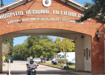Mujer murió al resbalar en la ducha y sufrir un golpe en el cuello