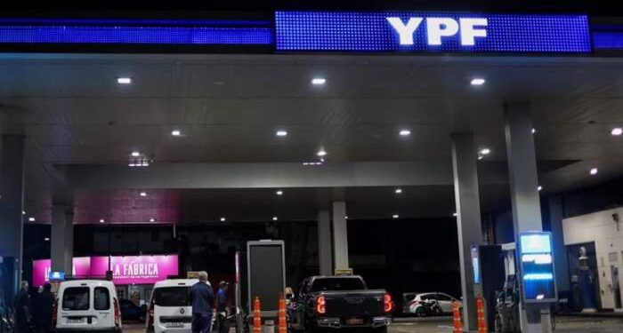 YPF: la venta de combustibles por la madrugada creció un 25% a nivel nacional