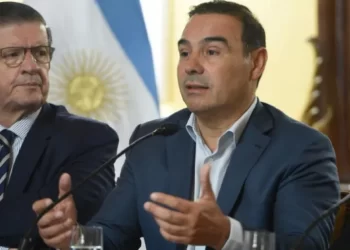 Gustavo Valdés lidera el ranking de gobernadores mejor valorados del país