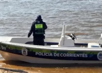 Buscan a dos jóvenes desaparecidos en el río Paraná