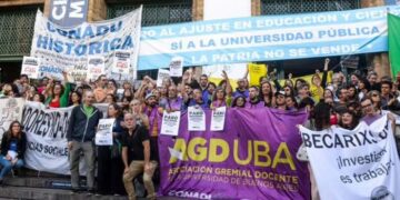 Nación anunció aumento a docentes y no docentes universitarios