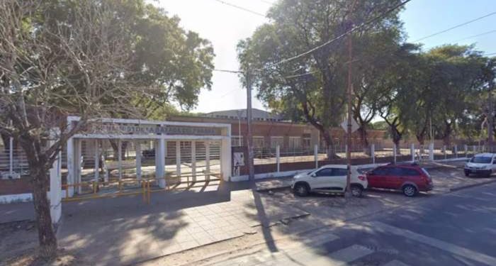 Batalla campal entre alumnas en Entre Ríos: mordieron a un profesor