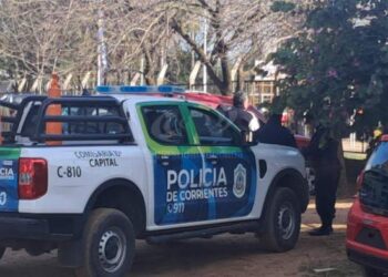 Mujer pidió ayuda en una escuela tras sufrir violencia de género