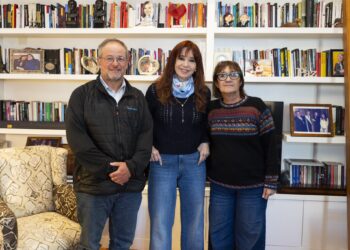 Cristina Kirchner recibió al titular del gremio docente mundial y criticó la “catástrofe social” de Milei
