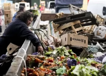 La pobreza bajó a 31,6% y afectó a 15 millones de personas en el primer semestre