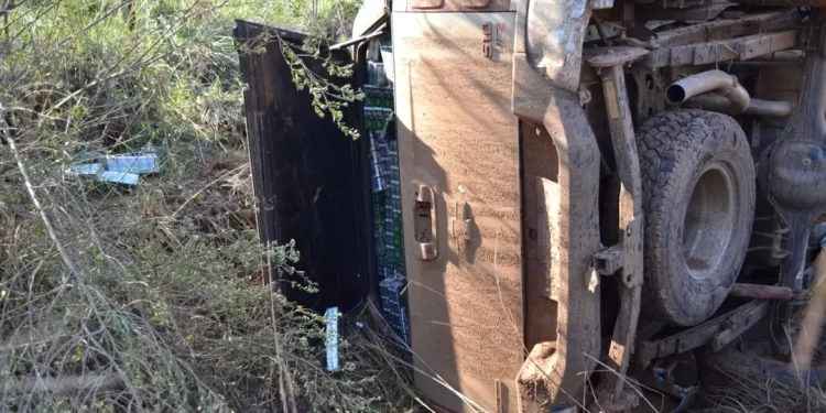 Volcó una camioneta con 21.500 paquetes de cigarrillos de contrabando