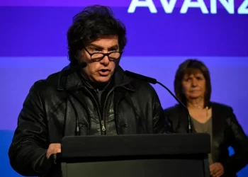 Milei reconoció la derrota y prometió corregir errores, pero ratificó el plan económico