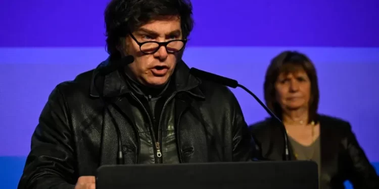 Milei reconoció la derrota y prometió corregir errores, pero ratificó el plan económico