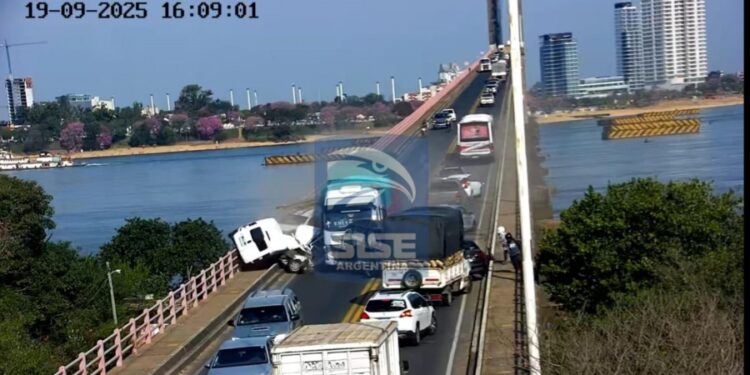 Impactante video: así fue momento del choque múltiple en el puente General Manuel Belgrano