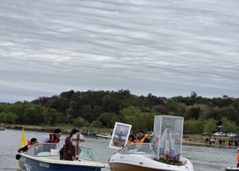 Procesión náutica de la Virgen de Itatí y el Señor Hallado